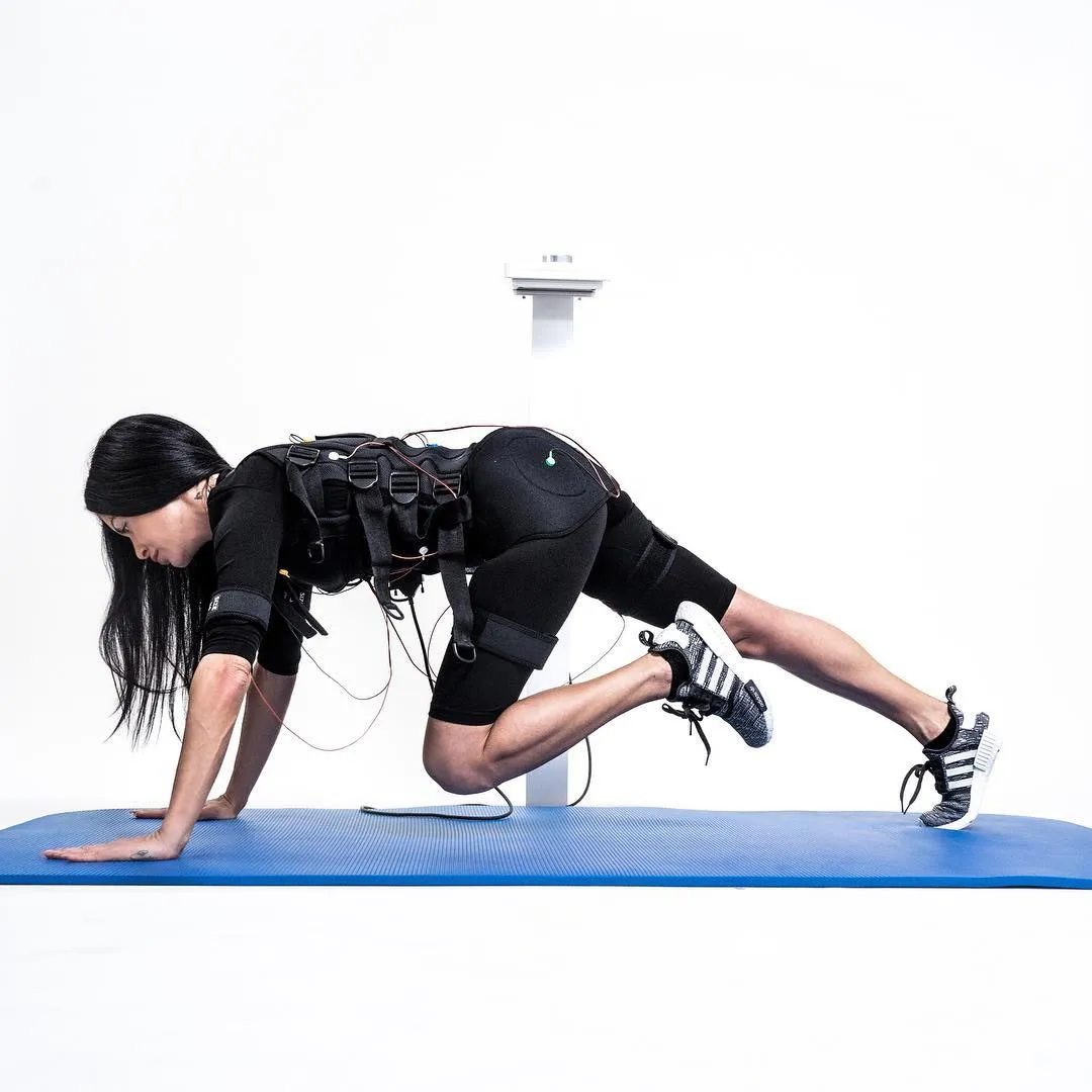 جلیقه تحریک الکتریکی عضلات جلیقه تحریک الکتریکی عضله EMS Training در ستارخان و صادقیه